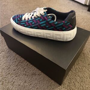 NWB Versace La Greca Sneakers